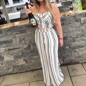 AE white striped two piece outfit
